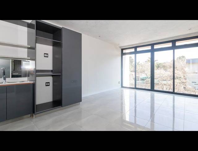 1 BEDROOM APARTMENT FOR SALE IN HOUGHTON ESTATE